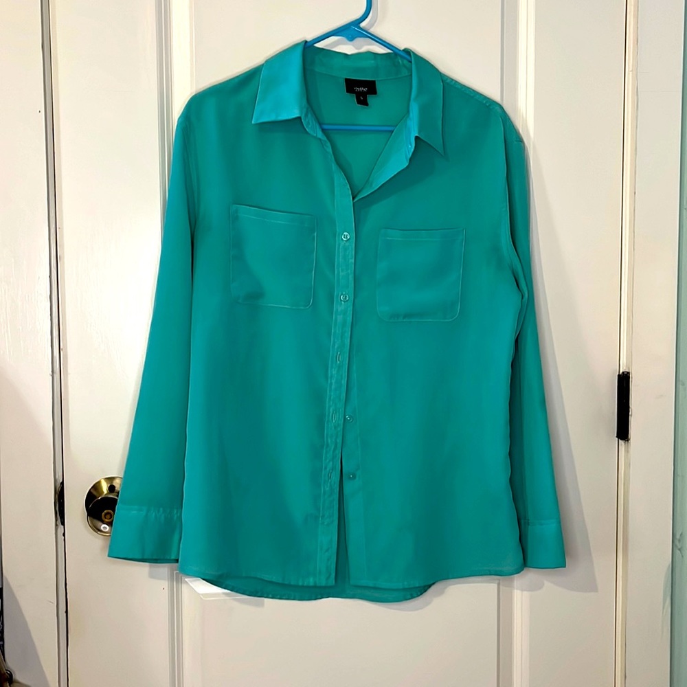 Button up blue top
